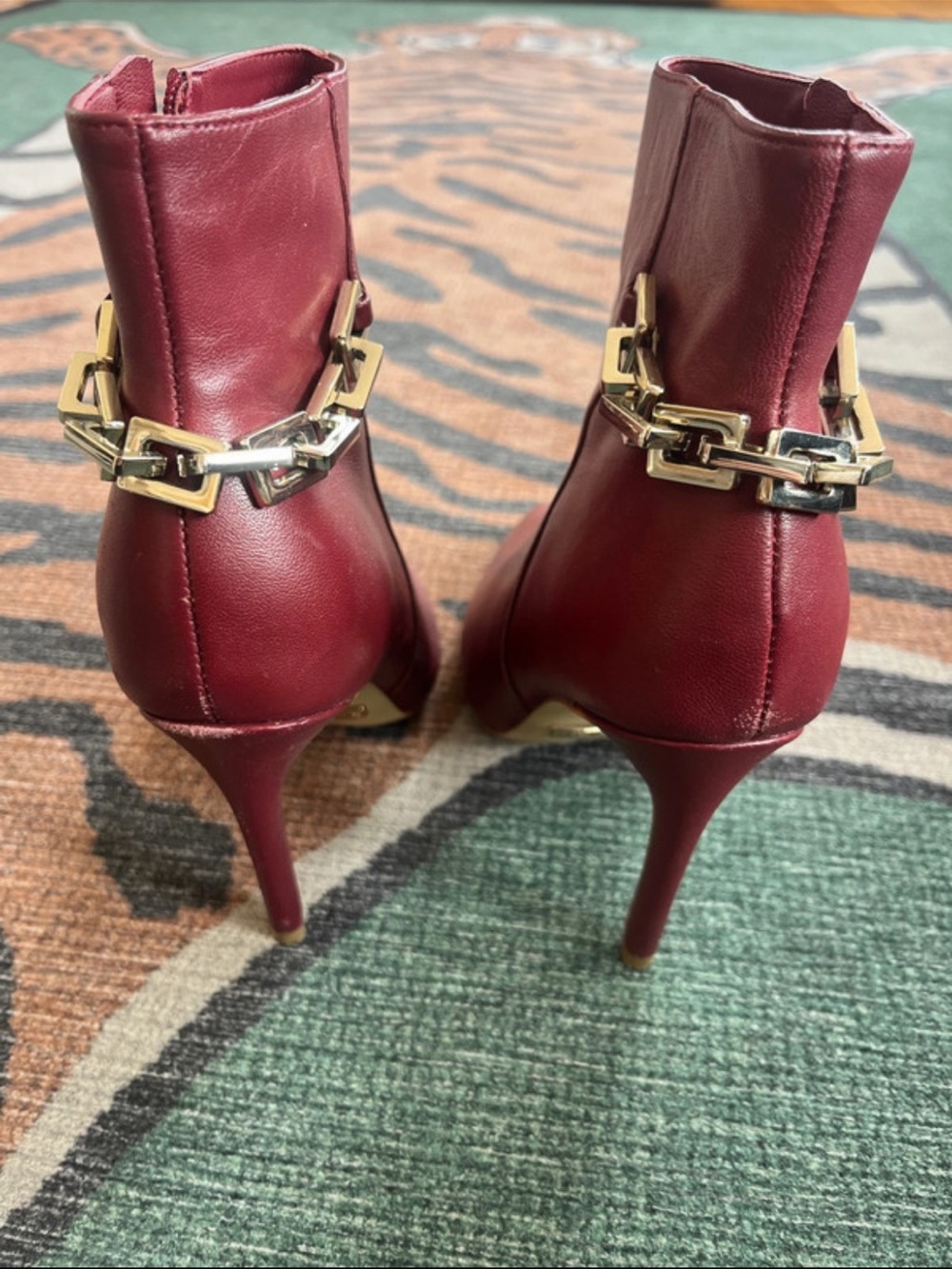 Guess Burgundy Pointed-Toe Ankle Boots with Gold Chain